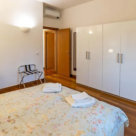 Viale Tirreno - Con Patio Apartment Rome